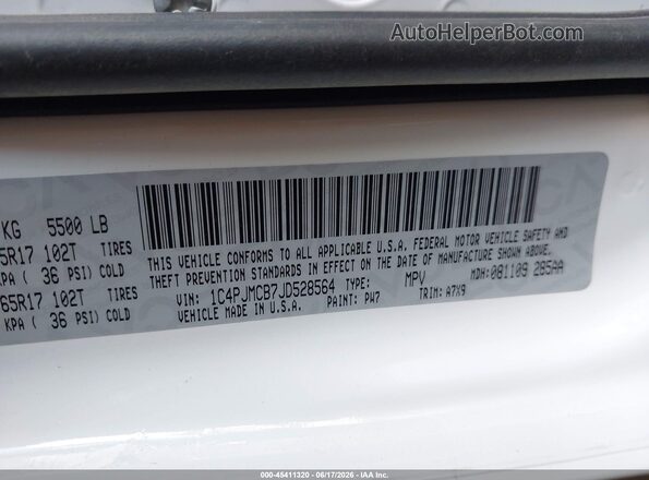 1C4PJMCB7JD528564 2018 JEEP CHEROKEE White Engine compartment view