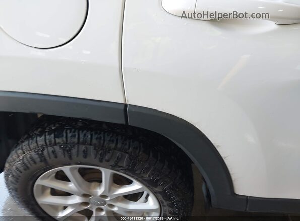 1C4PJMCB7JD528564 2018 JEEP CHEROKEE White 