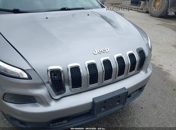 1C4PJMCB7JD580986 2018 JEEP CHEROKEE Silver წინა ხედი
