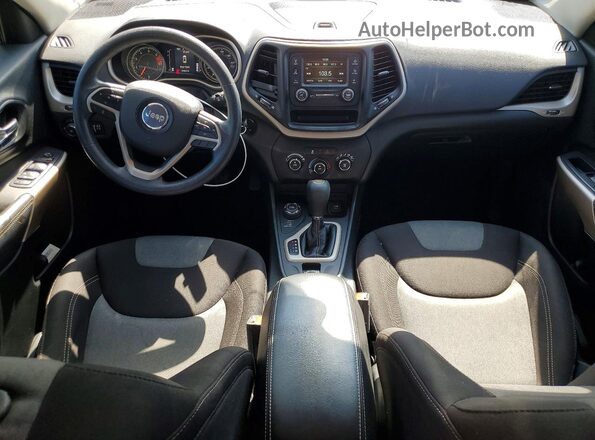 1C4PJMCB7JD602291 2018 JEEP CHEROKEE Зеленый Вид панели приборов