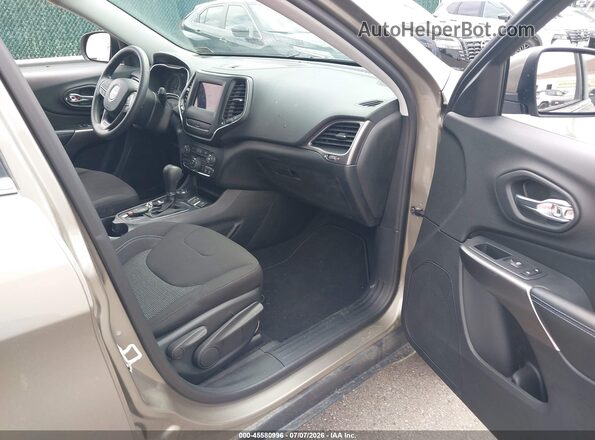 1C4PJMCB7KD449476 2019 JEEP CHEROKEE Brown Front interior view