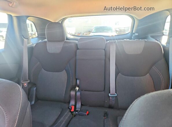 1C4PJMCB8HD230051 2017 JEEP CHEROKEE Red Vista de los asientos traseros