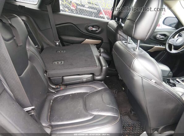 1C4PJMCB9HW575433 2017 JEEP CHEROKEE Gray Widok naklejki z numerem VIN