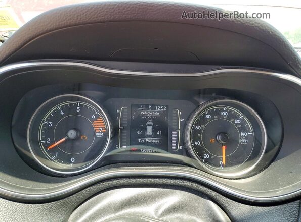 1C4PJMCB9KD213752 2019 JEEP CHEROKEE Burgundy Vista del cuadro de instrumentos