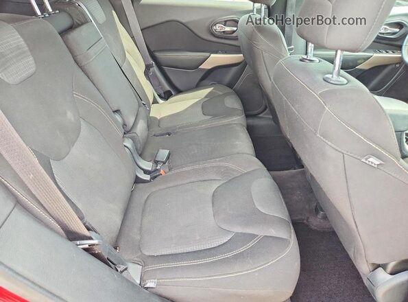 1C4PJMCBXHW614871 2017 JEEP CHEROKEE Red Rear seats view