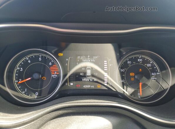 1C4PJMCBXKD122585 2019 JEEP CHEROKEE Silver Widok zestawu wskaźników