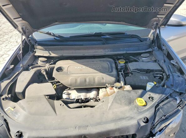 1C4PJMCBXKD122585 2019 JEEP CHEROKEE Silver Widok komory silnika