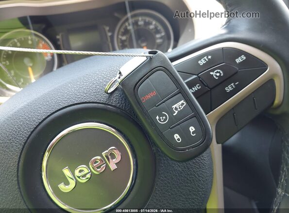 1C4PJMCS0GW373529 2016 JEEP CHEROKEE Серебряный Вид панели приборов