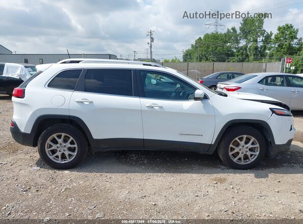 1C4PJMCS1HW563292 2017 JEEP CHEROKEE White Вид задньої частини салону