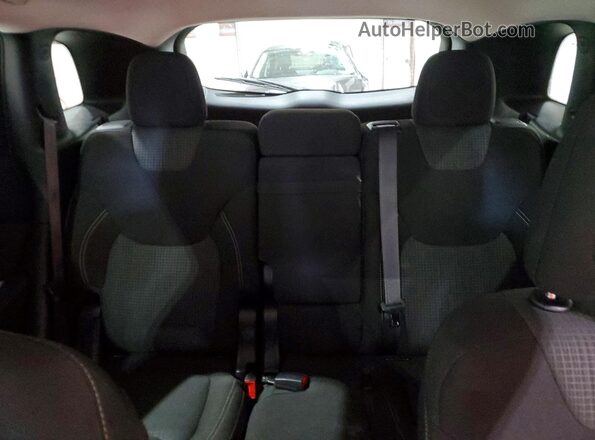 1C4PJMCS2HW525151 2017 JEEP CHEROKEE Silver Rear seats view
