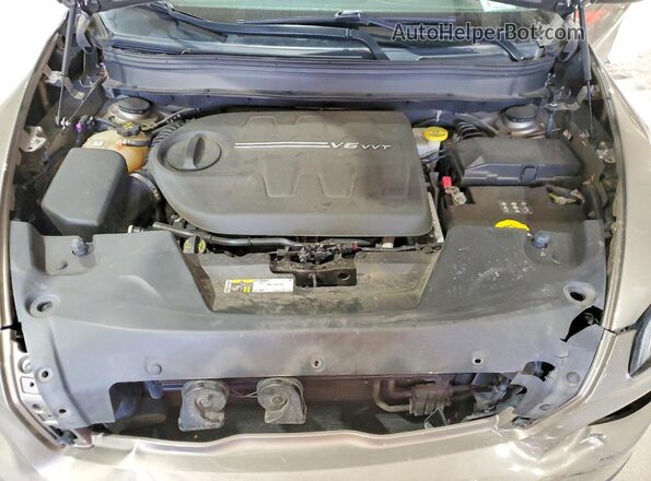 1C4PJMCS2HW525151 2017 JEEP CHEROKEE Silver Engine compartment view