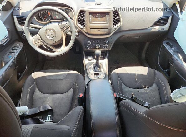 1C4PJMCS2HW565598 2017 JEEP CHEROKEE Silver წინა პანელის ხედი