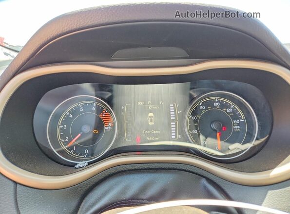 1C4PJMCS2HW565598 2017 JEEP CHEROKEE Silver ხელსაწყოთა პანელის ხედი