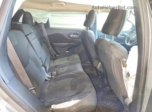 1C4PJMCS4GW131858 2016 JEEP CHEROKEE Silver Widok wnętrza z tyłu