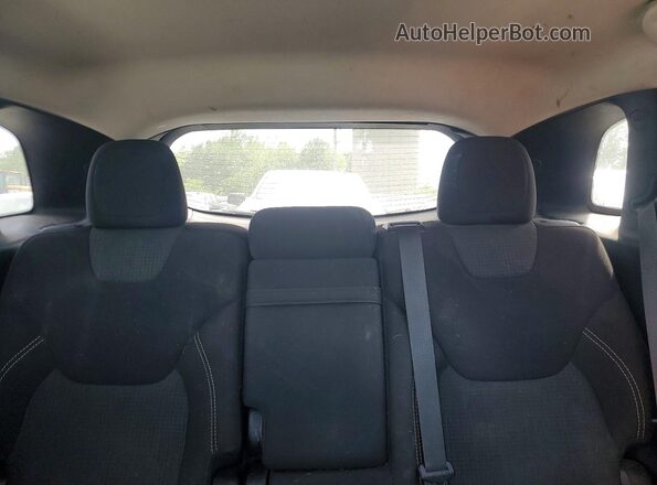 1C4PJMCS4GW155027 2016 JEEP CHEROKEE Black Rear seats view