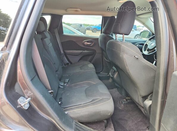 1C4PJMCS4GW300115 2016 JEEP CHEROKEE Charcoal Widok tylnych siedzeń