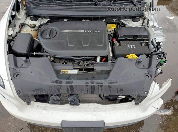 1C4PJMCS4HW575470 2017 JEEP CHEROKEE White ძრავის განყოფილების ხედი