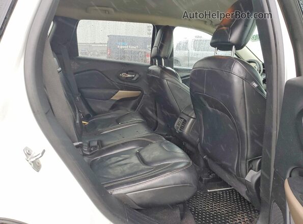 1C4PJMCS4HW575470 2017 JEEP CHEROKEE White უკანა სალონის ხედი