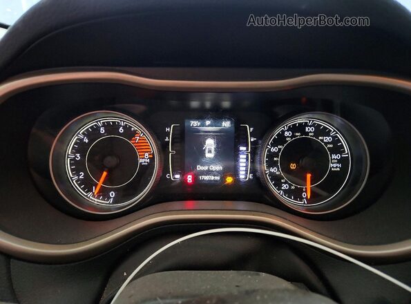 1C4PJMCS4HW616180 2017 JEEP CHEROKEE Gray Вид щитка приладів