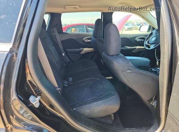 1C4PJMCS6HW665560 2017 JEEP CHEROKEE Black Rear seats view