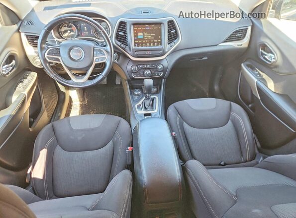 1C4PJMCS6HW665560 2017 JEEP CHEROKEE Black Dashboard view