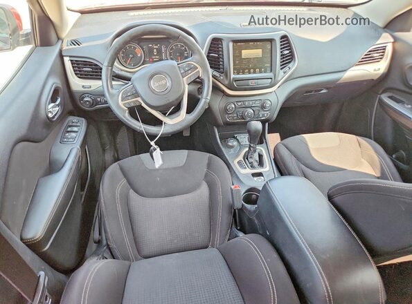 1C4PJMCS7HW504800 2017 JEEP CHEROKEE Бордовый Вид панели приборов