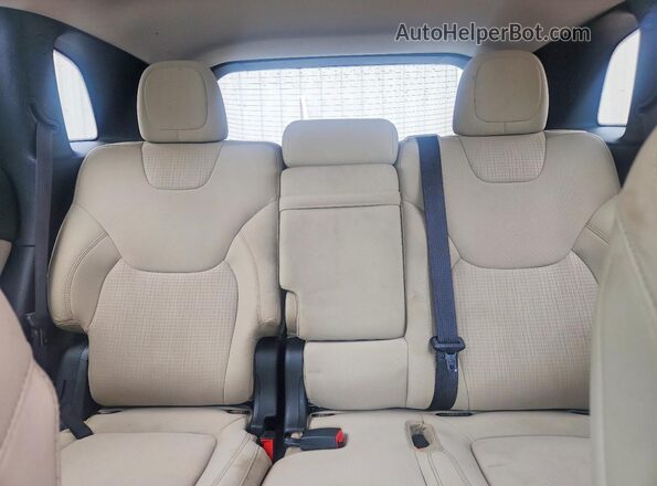 1C4PJMCS7HW618411 2017 JEEP CHEROKEE White Rear seats view