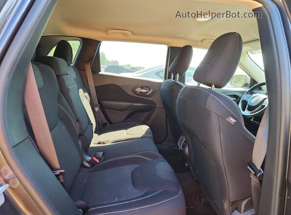 1C4PJMCS8HW504451 2017 JEEP CHEROKEE Charcoal Rear interior view