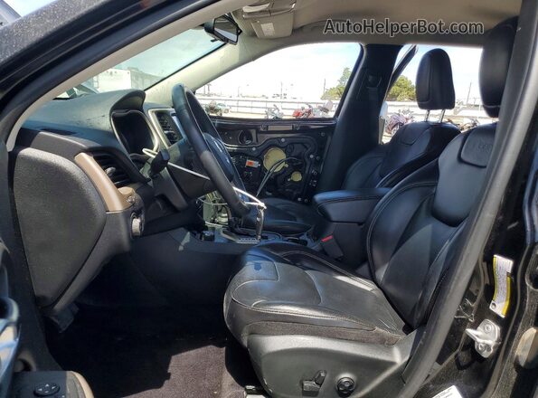 1C4PJMCS8HW658402 2017 JEEP CHEROKEE Black Front interior view
