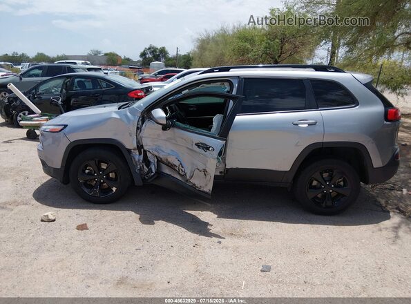 1C4PJMCS9GW225959 2016 JEEP CHEROKEE Gray Rear interior view