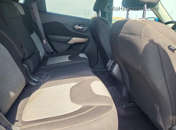 1C4PJMCX0JD593705 2018 JEEP CHEROKEE Blue Вид задньої частини салону