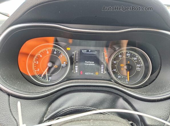 1C4PJMCX2KD363651 2019 JEEP CHEROKEE Silver Vista del cuadro de instrumentos