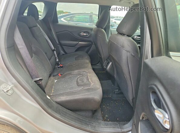 1C4PJMCX2KD363651 2019 JEEP CHEROKEE Silver Vista de los asientos traseros