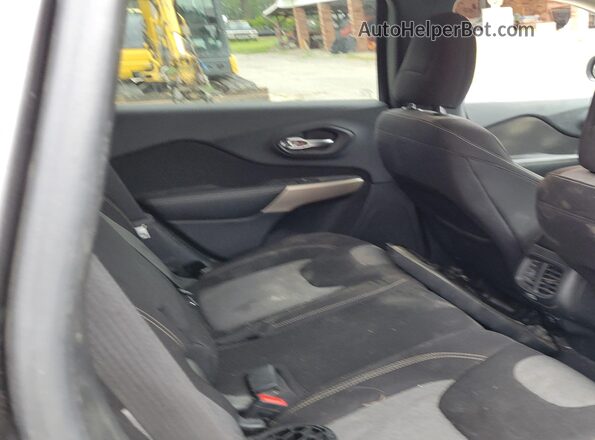 1C4PJMCX3JD586893 2018 JEEP CHEROKEE Gray VIN კოდის სტიკერის ხედი