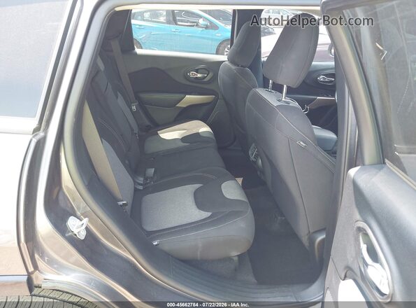 1C4PJMCX3JD607189 2018 JEEP CHEROKEE Серый Вид наклейки с VIN-кодом