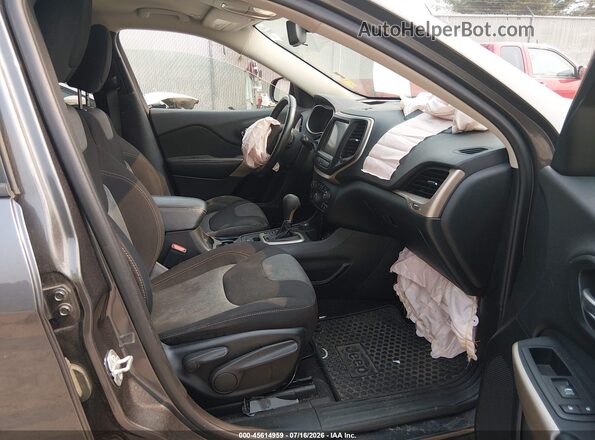 1C4PJMCX4JD600560 2018 JEEP CHEROKEE Серый Вид салона спереди