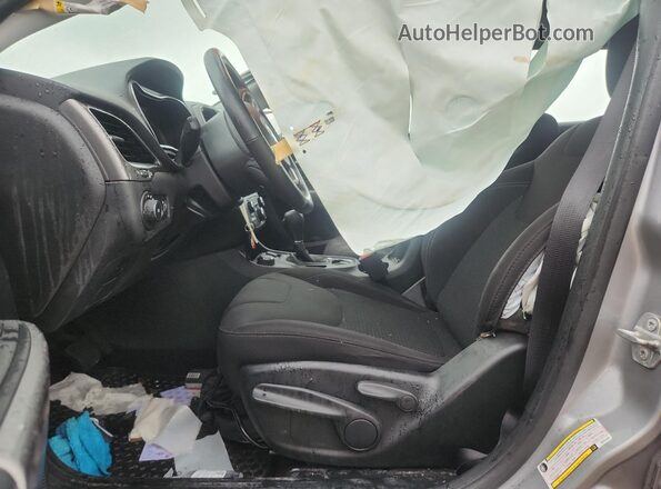 1C4PJMCX7KD101852 2019 JEEP CHEROKEE Silver Widok wnętrza z przodu
