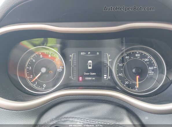 1C4PJMCX8JD505984 2018 JEEP CHEROKEE White Vista de los asientos traseros
