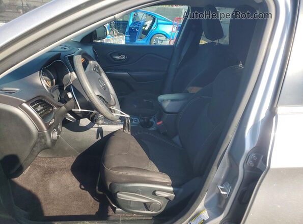 1C4PJMCX8KD239156 2019 JEEP CHEROKEE Silver წინა სალონის ხედი