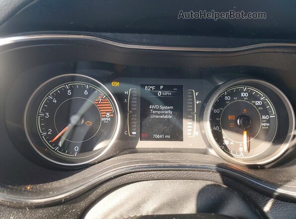 1C4PJMCX8KD239156 2019 JEEP CHEROKEE Silver ხელსაწყოთა პანელის ხედი