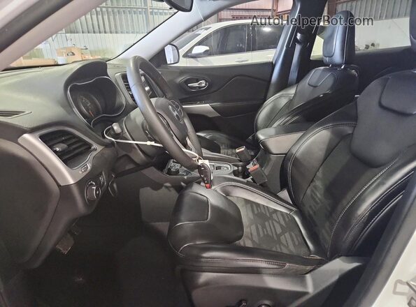 1C4PJMCX9ND550633 2022 JEEP CHEROKEE Белый Вид салона спереди