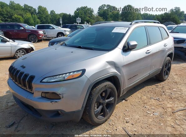 1C4PJMCXXJD507610 2018 JEEP CHEROKEE Silver Vista tres cuartos delantera izquierda