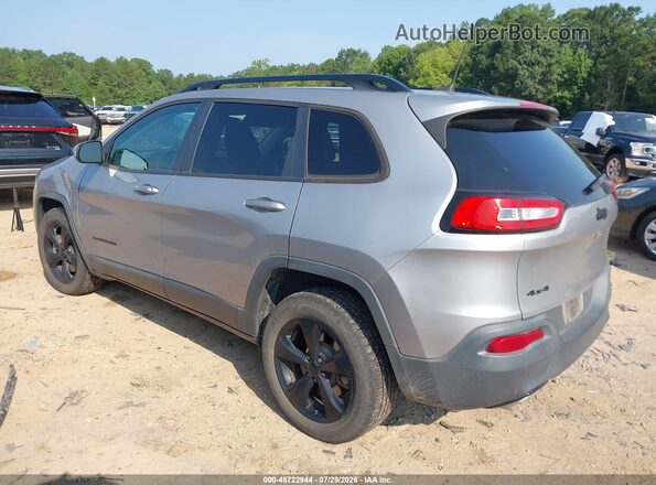 1C4PJMCXXJD507610 2018 JEEP CHEROKEE Silver Trasero izquierdo