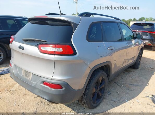 1C4PJMCXXJD507610 2018 JEEP CHEROKEE Silver Trasero derecho
