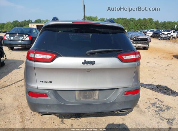 1C4PJMCXXJD507610 2018 JEEP CHEROKEE Silver 