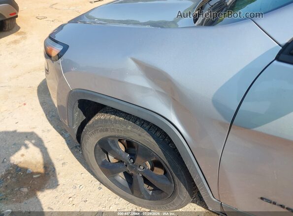 1C4PJMCXXJD507610 2018 JEEP CHEROKEE Silver 