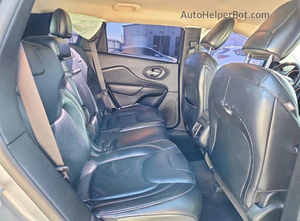 1C4PJMDB6GW321059 2016 JEEP CHEROKEE Silver Вид задньої частини салону