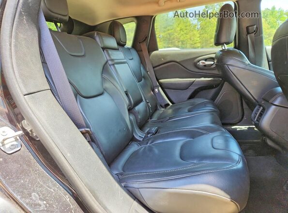 1C4PJMDB7GW322673 2016 JEEP CHEROKEE Black Rear interior view