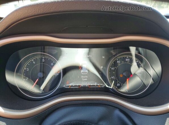 1C4PJMDB8HW563692 2017 JEEP CHEROKEE Red Вид щитка приладів