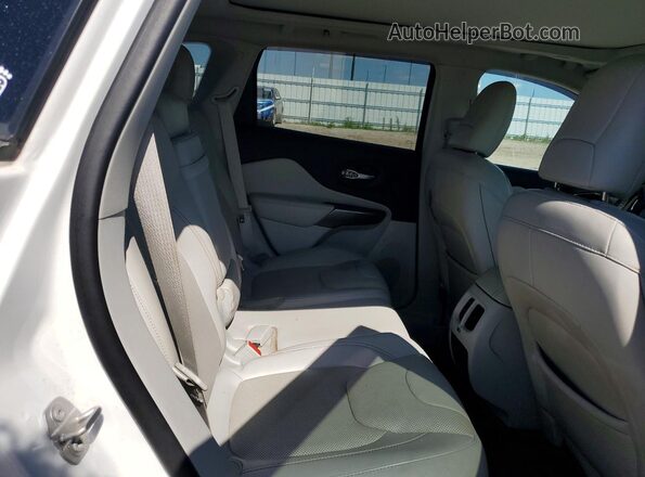 1C4PJMDN3KD170051 2019 JEEP CHEROKEE Белый Вид задней части салона